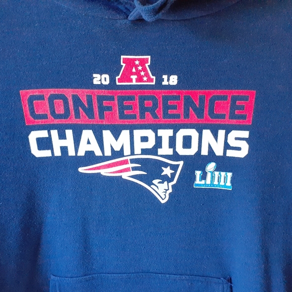 New England Patriots Men's Pullover Hoodie - Picture 2 of 7